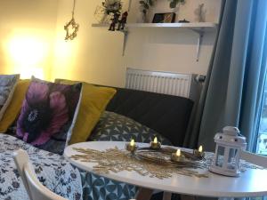 Cozy Apartment Prague Airport- 5 minute drive from AirPort