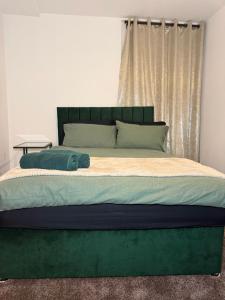 2 Bedroom Wakefield City Centre House WithEnsuite Rooms