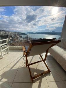 Calm Lake Balcony with a view