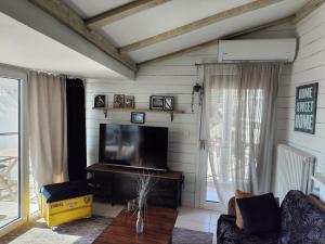 Calm Lake Balcony with a view