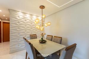 Aptos em condomínio com lazer completo a 450 m da praia - VARs