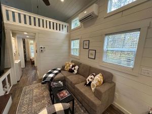 2 Homes Mentone Getaway - Riverfront & Near Parks
