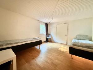 Workers Villa - 5 BR - 2 Bath - Volvo - Parking