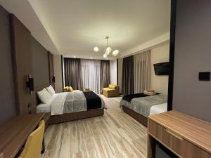 PineHill Hotel, Restaurant , Pool & Spa - RAZEM