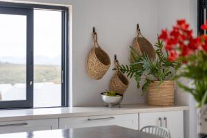 Luxury 3-Bed with Views, Patio Braai & Trails Pass