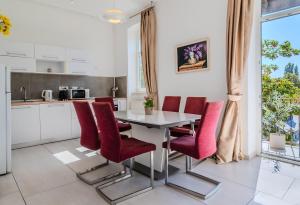 Flowers Premium Apartments & Rooms