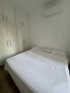 IPANEMA Vieira Souto1 Quarto com Cama King com vista do Cristo Redentor, Ar Condicionado no Posto 10