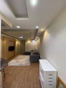 A stylish apartment just minutes from the Pyramids