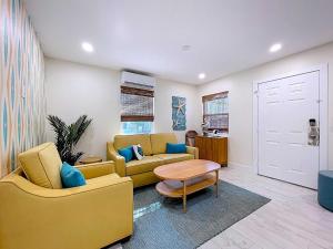 Beachy Keen! 1 bed 1 bath ground floor steps to beach