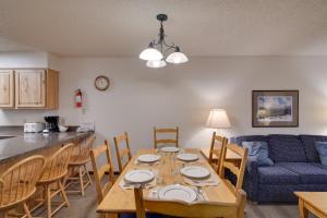 Shuttle to Winter Park Resort! Group Condo with Pool