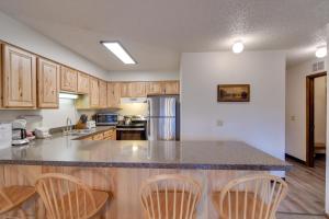 3 Mi to Skiing Walkable Dtwn Winter Park Condo!