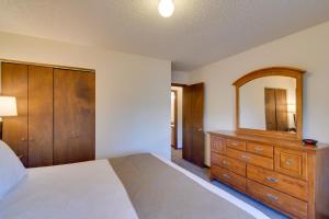 3 Mi to Skiing Walkable Dtwn Winter Park Condo!