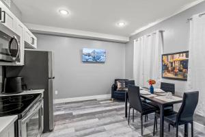 Elegant 1BR Stay Near Zoo & Downtown Philly