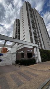 Apto bem localizado em SP Ponte Laguna