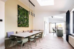 Spacious 5-room house near Brussels with private parking