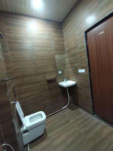 pushkar mountain valley