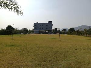 pushkar mountain valley