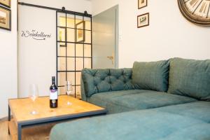 Romantisches Weinkellerhäuschen mit Whirlpool