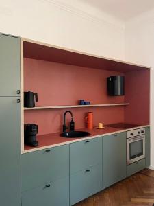 Spacious, Bright Flat with 2 plus 1 Double Bedrooms