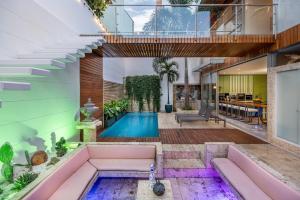 Luxury house, heated pool and Turkish bath Laurels!