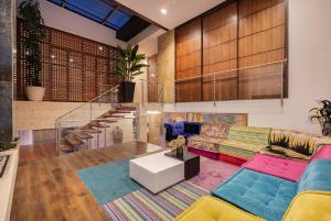 Luxury house, heated pool and Turkish bath Laurels!