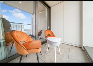 Modern Lux 2 bed 2 bath Central London