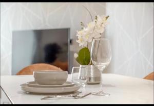 Modern Lux 2 bed 2 bath Central London