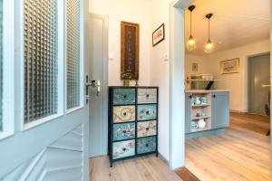 Romantisches Weinkellerhäuschen mit Whirlpool