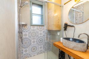 Romantisches Weinkellerhäuschen mit Whirlpool