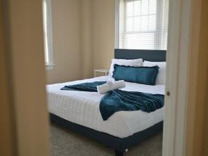 The Cozy Luxe Retreat, Central West End