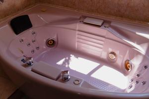 Villa with Pool, Karaoke, Palapa, Jacuzzi & Garden