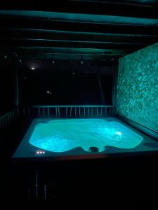 Ikuna Luxury Glamping 1h from Medellin with Private Jacuzzi