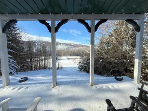 Historical Gingerbread House in Bretton Woods with Direct Slope Views!