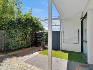 Peaceful 1-Bed Unit in Leafy Yokine
