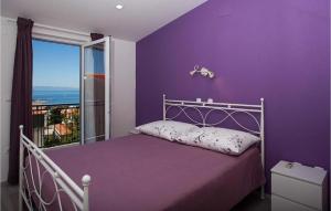 3 Bedroom Cozy Apartment In Makarska