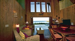 Brisa del Mar Oceanfront Luxury vacation rental on Private Estate