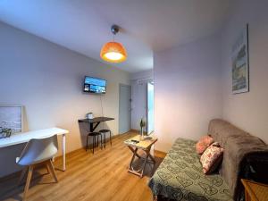 Le Repaire des Sablons 2 Pers 150m place du marche