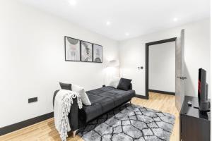 Luxurious Modern 2 Bedroom Apartment with Terrace