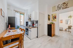 Brandnew luxury house near metro station