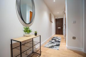 Leeds - City Stay on the River - Sleeps 10 - Central