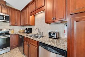 Dream Big by GSVR - Beachview Family ReHome with Big Pool & Elevator - FREE Activities and Golf