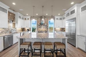 Beach Therapy by GSVR - Beachfront Home with Pool - FREE Activities and Golf