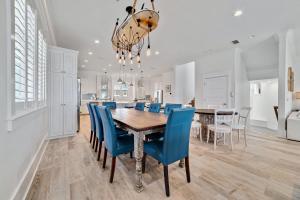 Memory Maker by GSVR - Spacious Beachfront Retreat with Heated Pool, Elevator - FREE Activities and Golf