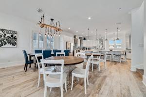 Memory Maker by GSVR - Spacious Beachfront Retreat with Heated Pool, Elevator - FREE Activities and Golf