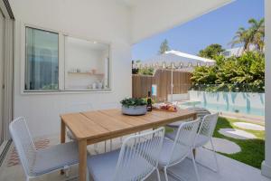 Nirvana, Mineral Swimming Pool, close to Beaches