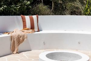 Nirvana Dream Home with Firepit & Walk to Beach