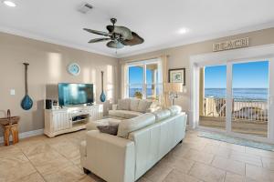 Sea Blue by GSVR - Beachfront Luxury Home with Private Pool - FREE Activities and Golf