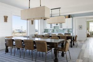 Southern Holiday by GSVR - Luxurious Beachfront Home with Private Pool - FREE Activities and Golf