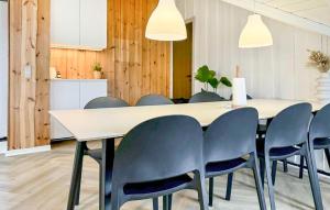 4 Bedroom Nice Home In Hejls