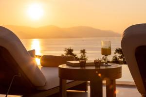 BRAND NEW - VILLA SHANGRI-LA - 3 Bed 4 Bath, Beachside Sea View, Private Pool Villa